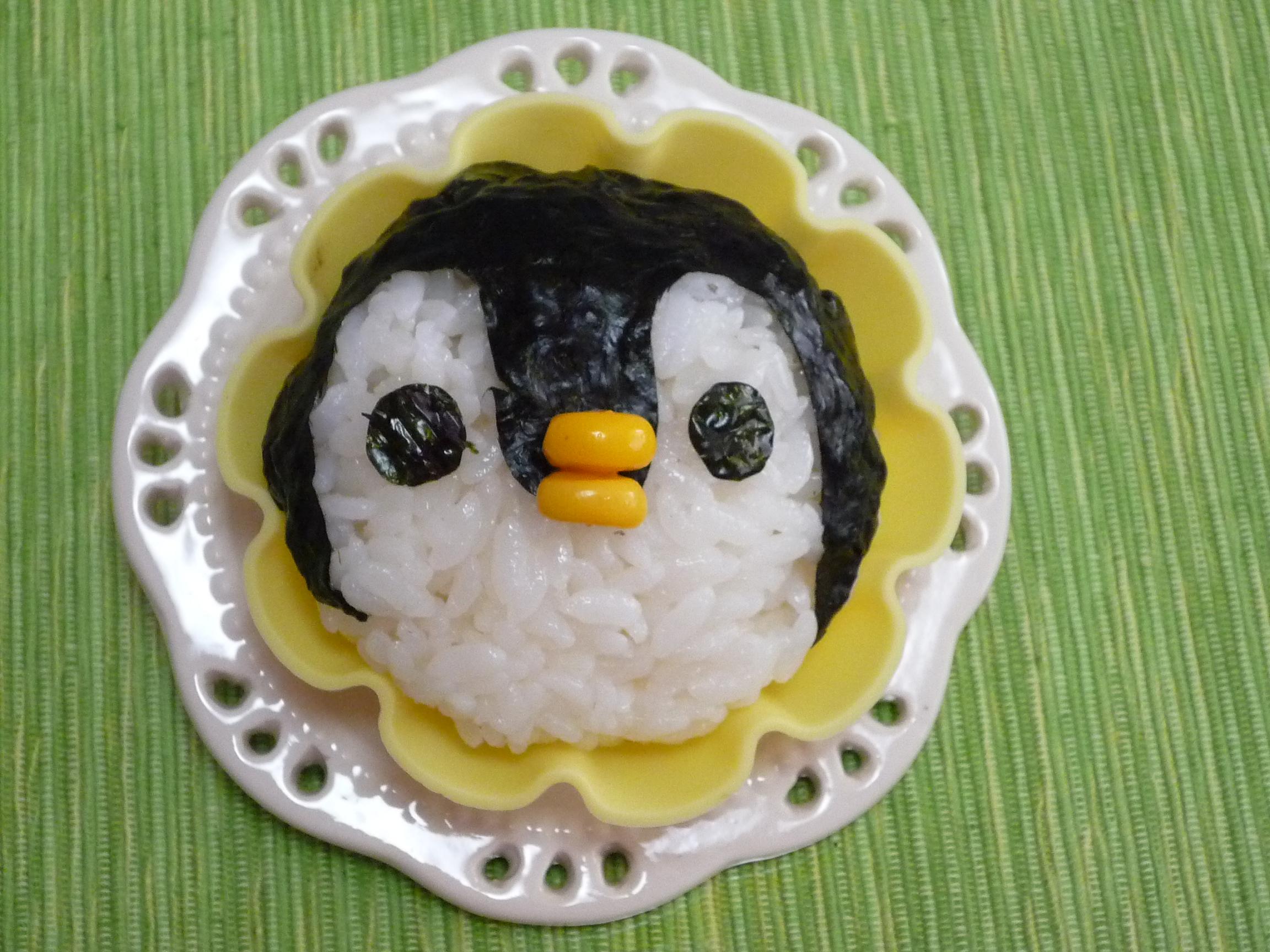 ペンギンの顔おにぎりの作り方 ミニーのキャラ弁日記